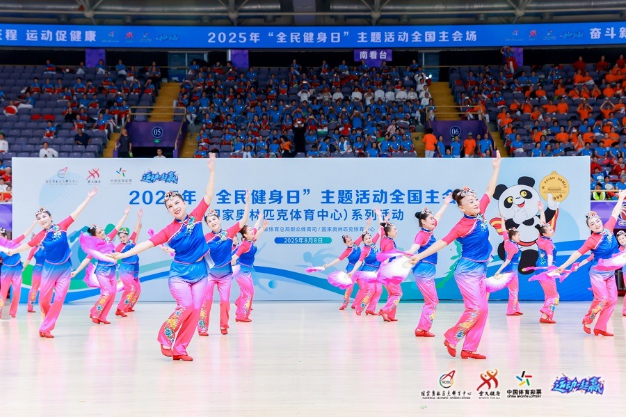 铜梁龙选帅举棋不定！张外龙或绝迹中超江湖，谢晖带队一年游？刘建业或逆袭